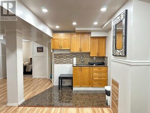 3991 Discovery Ct in Mississauga, ON - Building Photo - Building Photo