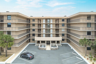 Fairwind Shores South in Ormond Beach, FL - Foto de edificio - Building Photo