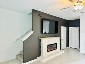 8271 Cor Pne Wy in New Port Richey, FL - Building Photo - Building Photo