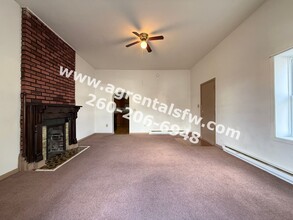 110 S Cowen St Exd in Garrett, IN - Foto de edificio - Building Photo