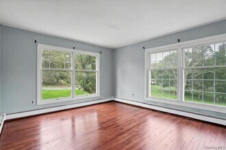 4 Ayr Rd in Chester, NY - Building Photo - Building Photo