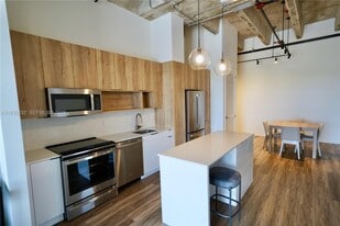 7920 NE 2nd Ave in Miami, FL - Building Photo