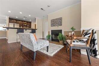 610 Mill Pond Dr in Smyrna, GA - Foto de edificio - Building Photo