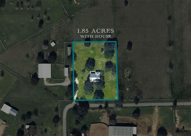 38094 Joe Loggins Rd in Hempstead, TX - Building Photo - Building Photo