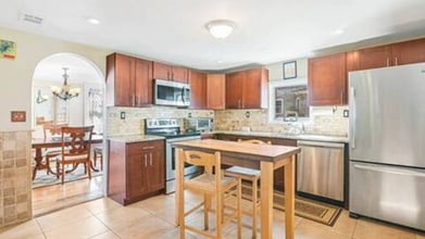 3 Pond Ln in Eastport, NY - Building Photo - Building Photo