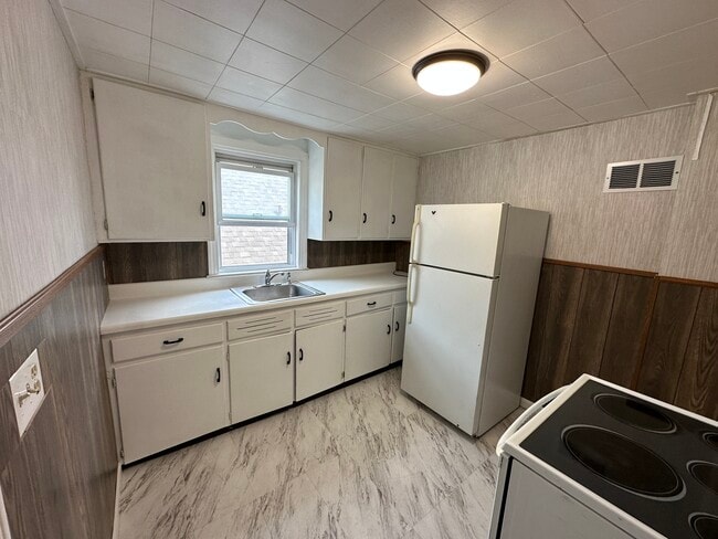 258 Broad St, Unit 2