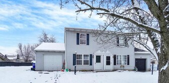 2957 Solar Dr in Dover, PA - Building Photo