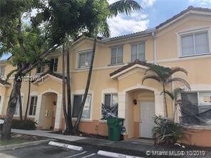 6940 NW 177th St in Hialeah, FL - Building Photo