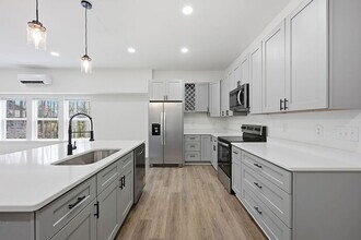 4402 Hill St in Lake Norman of Catawba, NC - Building Photo - Building Photo