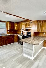 1012 W Willow St in Coal Township, PA - Foto de edificio - Building Photo