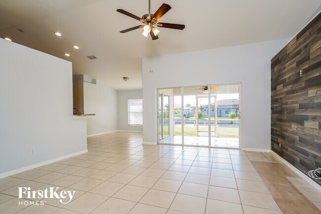 1222 SW 15th St in Cape Coral, FL - Building Photo - Building Photo