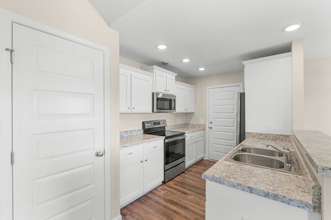 6019 Virginia Pine Ave in Statesboro, GA - Building Photo - Building Photo
