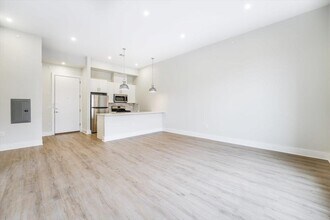 667-665 Grand St in Jersey City, NJ - Building Photo - Building Photo
