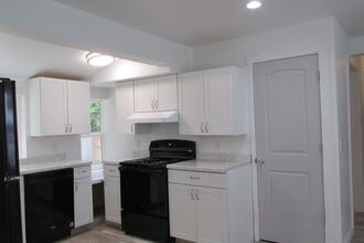 15019 WA-536 in Mount Vernon, WA - Building Photo - Building Photo