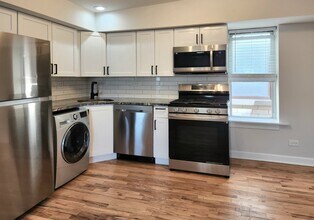 1112 W 18th St in Chicago, IL - Building Photo - Building Photo