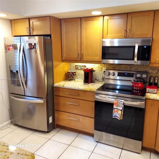 16171 Blatt Blvd in Weston, FL - Building Photo - Building Photo