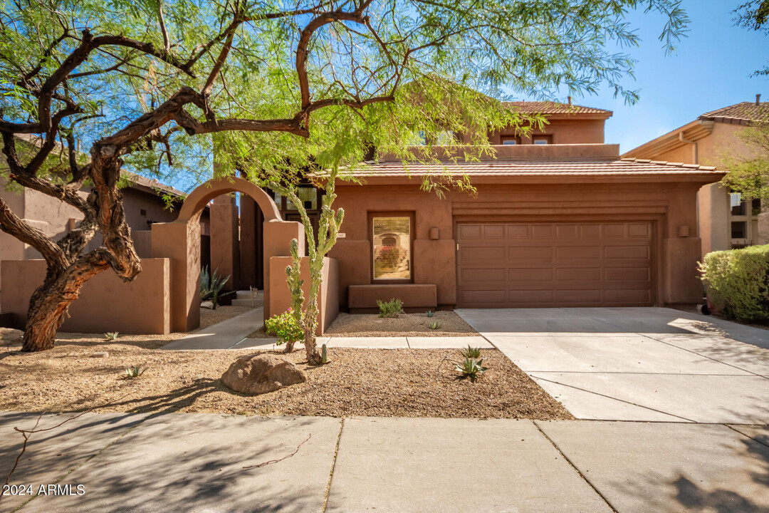 7687 E Los Gatos Dr in Scottsdale, AZ - Building Photo