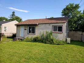 2925 Colorado Ave in Flint, MI - Building Photo