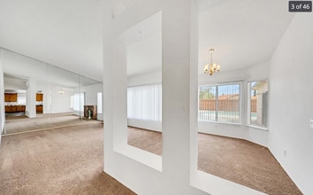 13786 Sylmar Dr in Moreno Valley, CA - Foto de edificio - Building Photo
