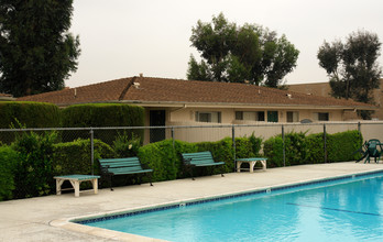 Fountain Village Apartments in Fontana, CA - Building Photo - Building Photo