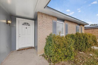 6805 Newcastle Pl in North Richland Hills, TX - Foto de edificio - Building Photo