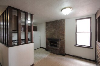 315 S Trenton Ave, Unit 2 in Pittsburgh, PA - Building Photo - Building Photo