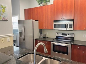 2043 Roselawn St in Sarasota, FL - Building Photo - Building Photo