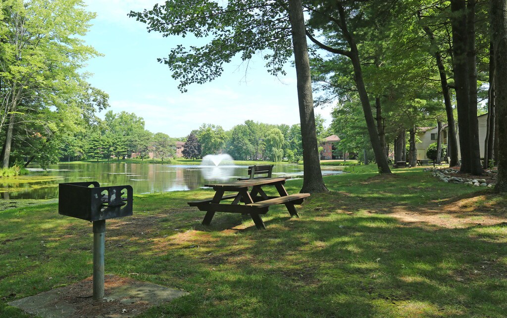 Hollandale Apartments in Clifton Park, NY