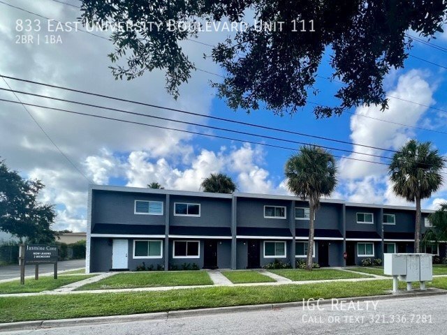 833 E University Blvd in Melbourne, FL - Building Photo