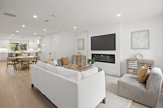 26 Homestead Ln in Greenwich, CT - Building Photo - Building Photo