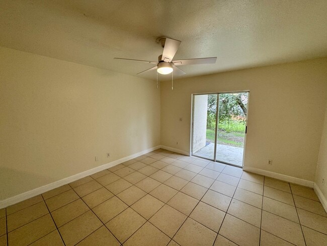 2424 George Ave S in Lehigh Acres, FL - Building Photo - Building Photo