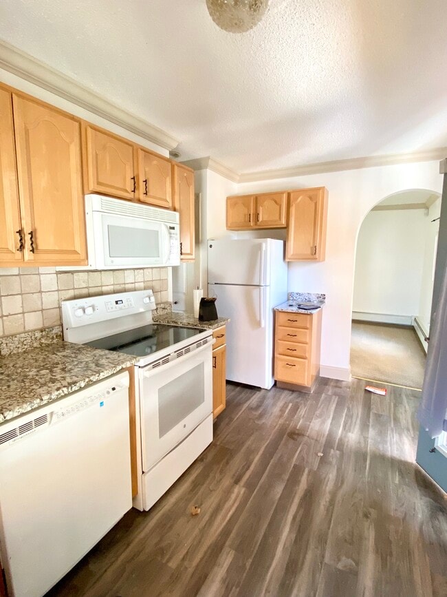 178 Main St, Unit 2BR 1 BATH 2nd FL