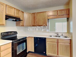 18 Lasalle Ct in Whiteland, IN - Foto de edificio - Building Photo