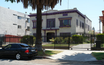 2932 Leeward Ave in Los Angeles, CA - Building Photo - Building Photo