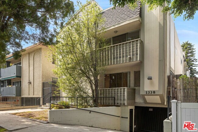 1338 Harvard St in Santa Monica, CA - Building Photo - Building Photo