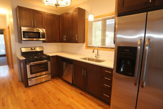 1420 W Ohio St, Unit J04W in Chicago, IL - Foto de edificio - Building Photo