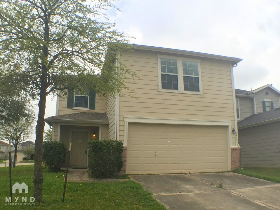 2703 Skyview Glen Ct in Houston, TX - Building Photo