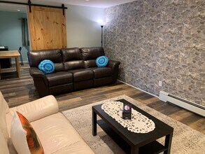 329 W 23 St in North Vancouver, BC - Building Photo - Building Photo