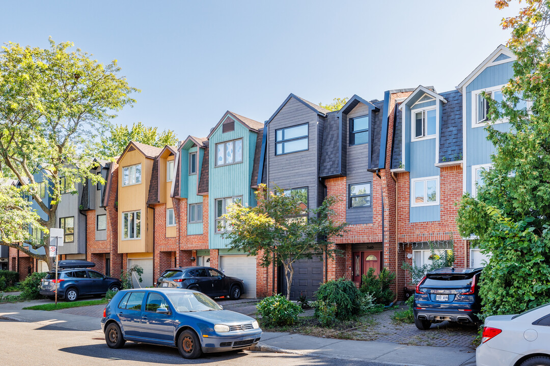 552 Canning Rue in Montréal, QC - Building Photo