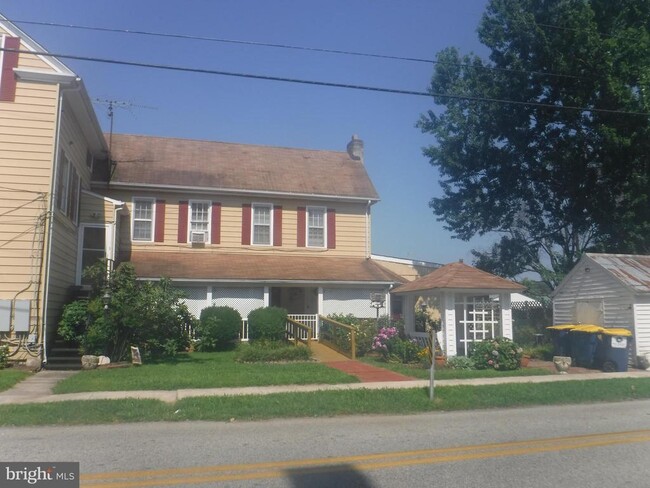 property at 19 E Main St