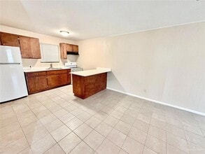 3616 Harvey Dr W, Unit 2 in McAllen, TX - Building Photo - Building Photo