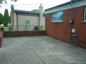 36890 Weber Dr in Sterling Heights, MI - Foto de edificio - Building Photo