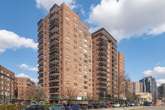 The Continental in Forest Hills, NY - Building Photo - Building Photo