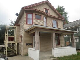 1521 Taylor St in Fort Wayne, IN - Building Photo