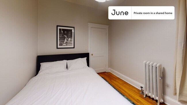 Private bedroom in 3 bed/1 bath Home in Boston, MA - Building Photo - Building Photo