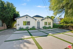 15134 Friar St in Los Angeles, CA - Building Photo