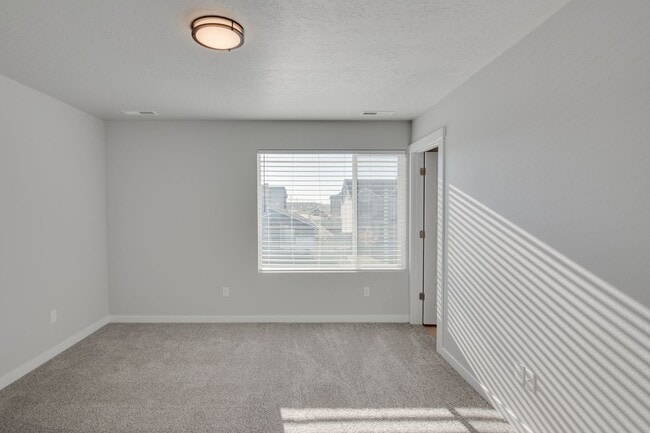 128 E Pine Ave in Meridian, ID - Building Photo - Building Photo