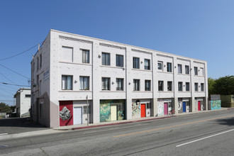 101 Dudley Ave in Venice, CA - Building Photo - Building Photo