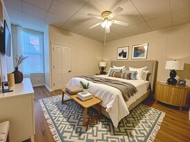 218 S Market St in Elizabethtown, PA - Building Photo