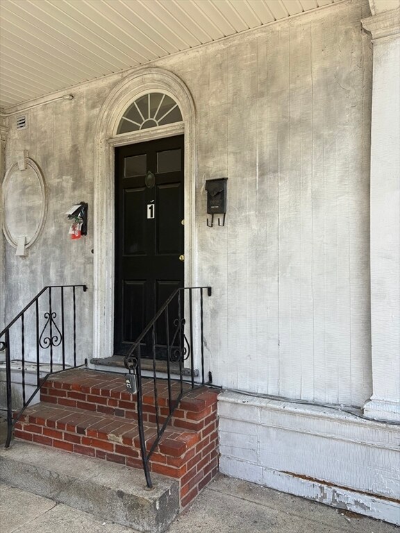 215 W Elm St in Brockton, MA - Building Photo - Building Photo